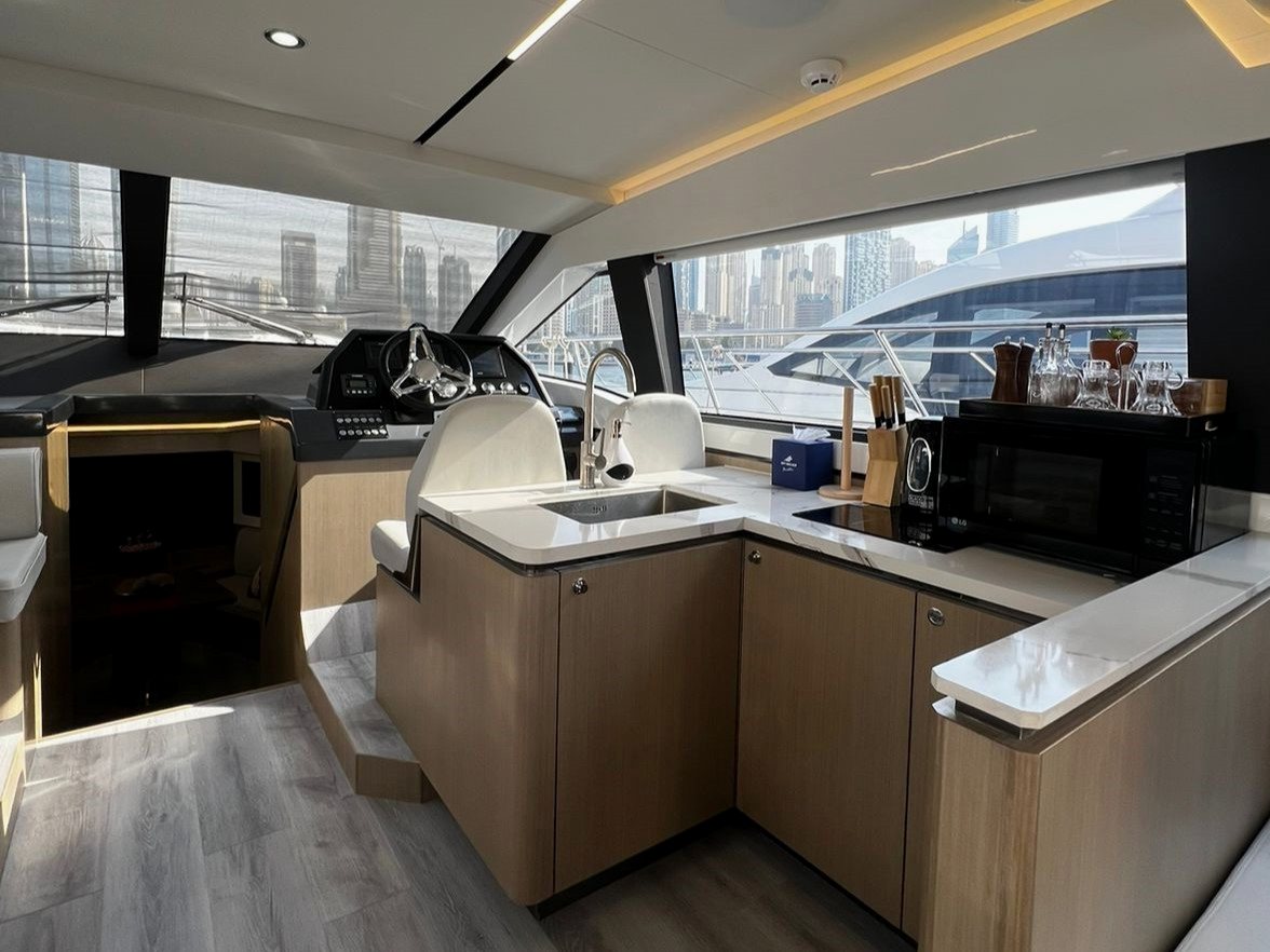 Sky Walker Ava yacht, image 6