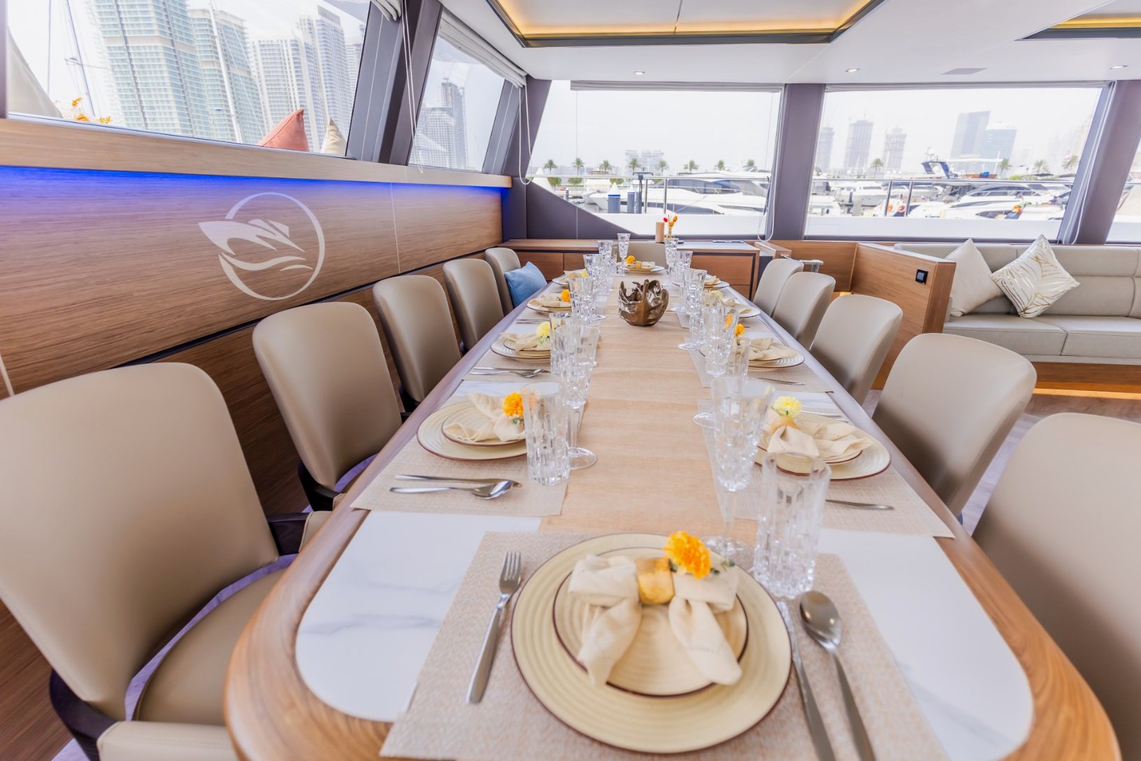 Sky Walker Aquila yacht, image 6