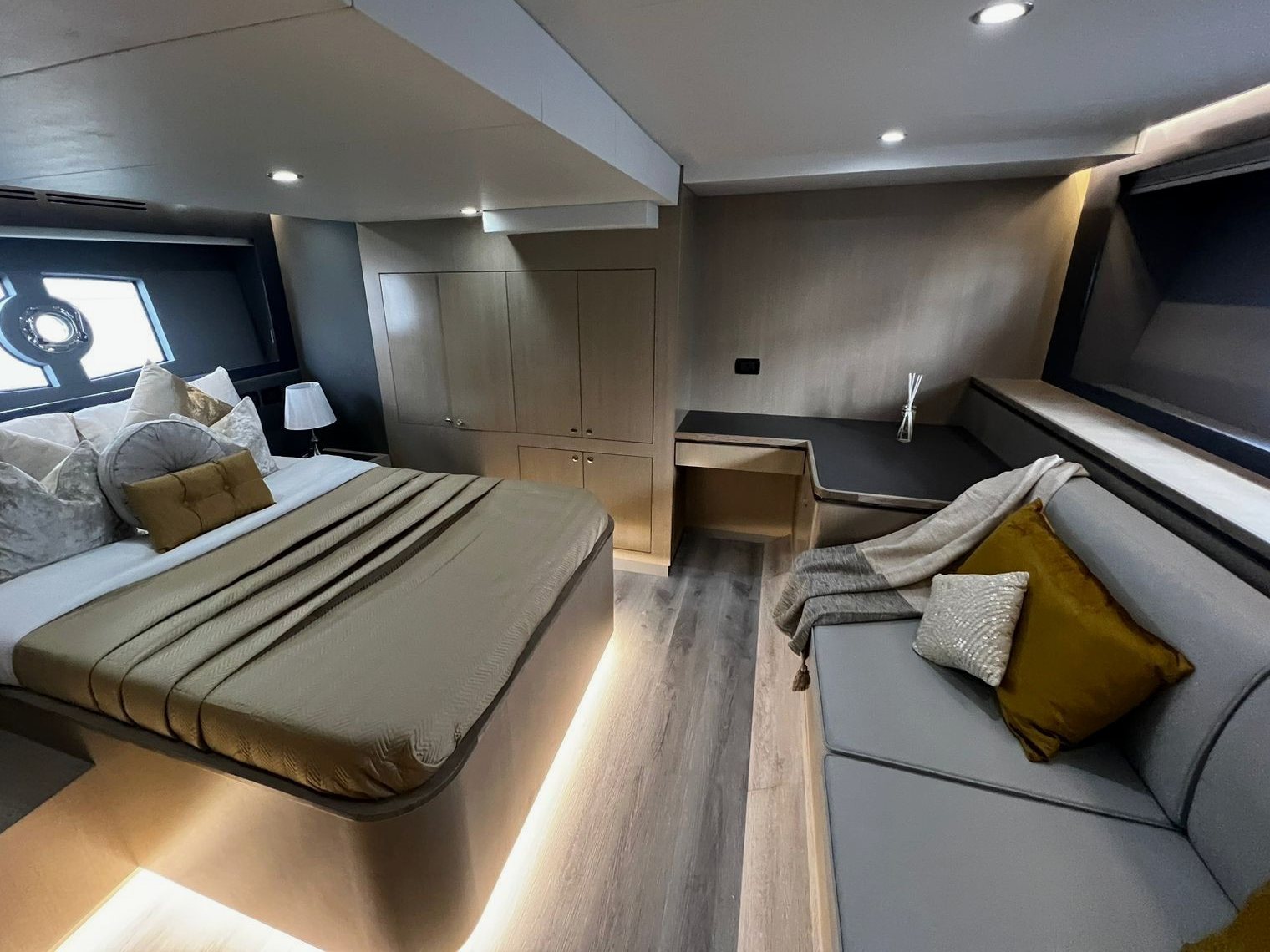 Sky Walker Rio yacht, image 7