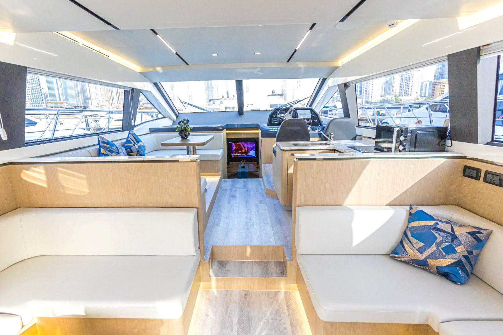 Sky Walker Axa yacht, image 9