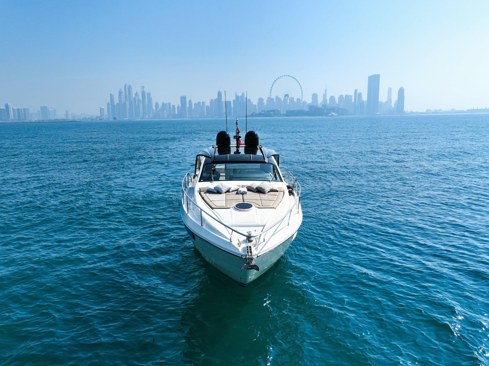 Pershing 5X Pearl White yacht, image 9