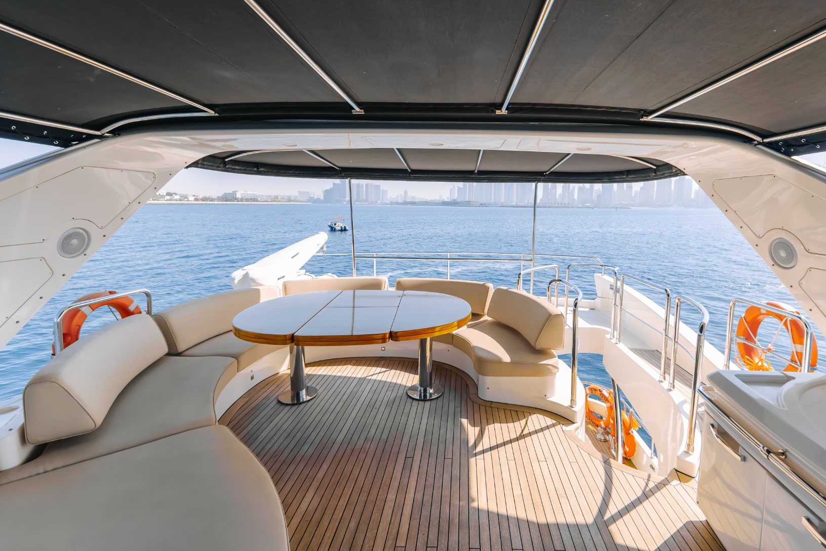Azimut Viktoria yacht, image 8