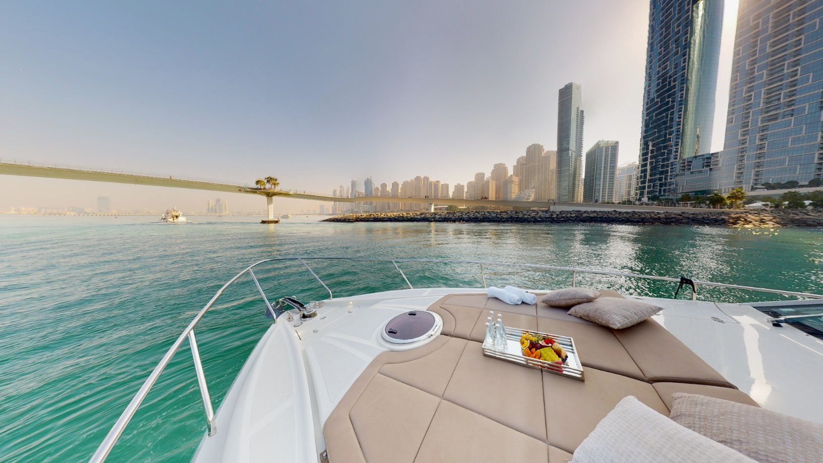 Pershing 5X Pearl White yacht, image 12