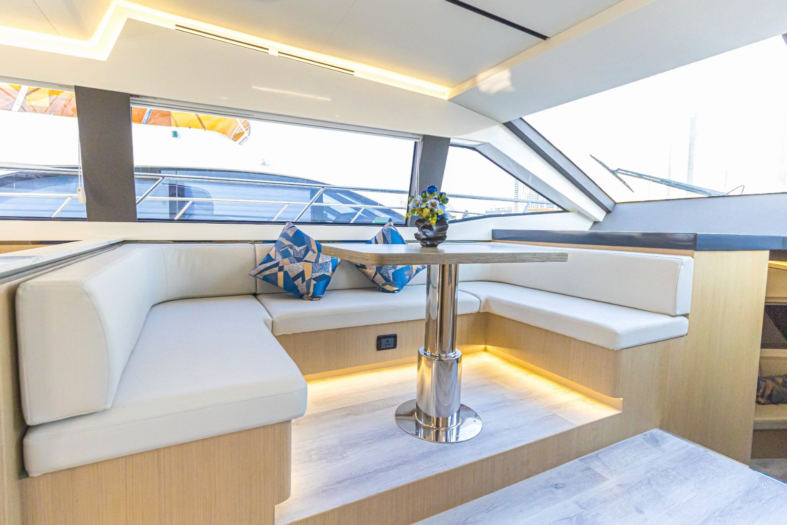 Sky Walker Axa yacht, image 6