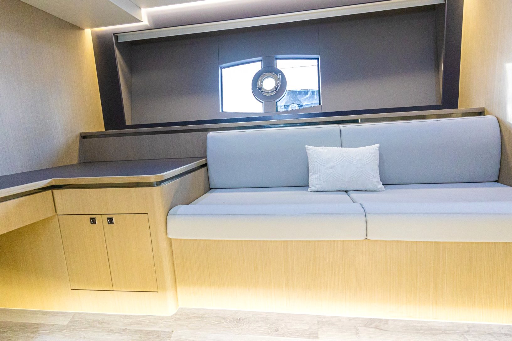 Sky Walker Axa yacht, image 10