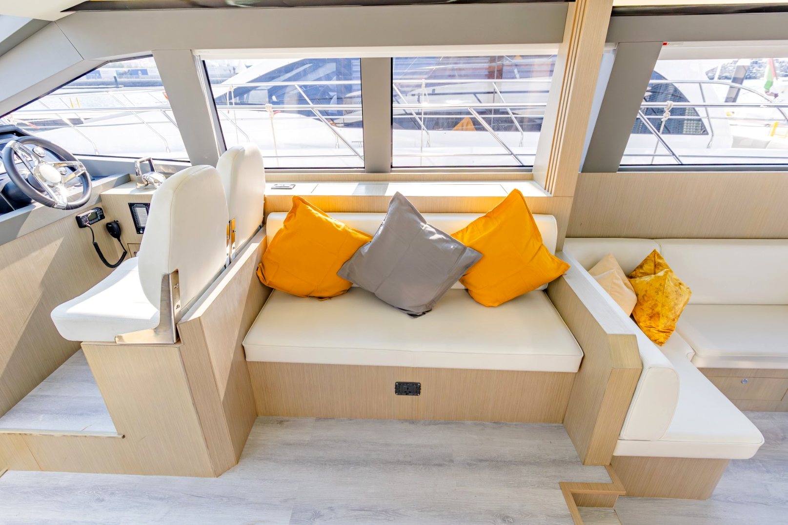 Sky Walker Kio yacht, image 9