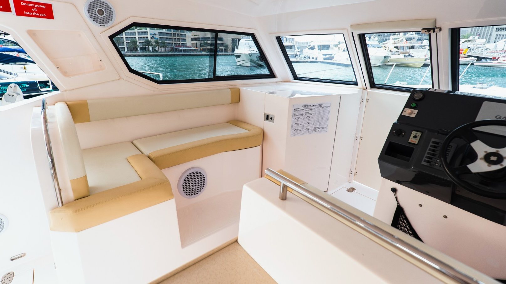 Silver Craft Thunder yacht, image 4