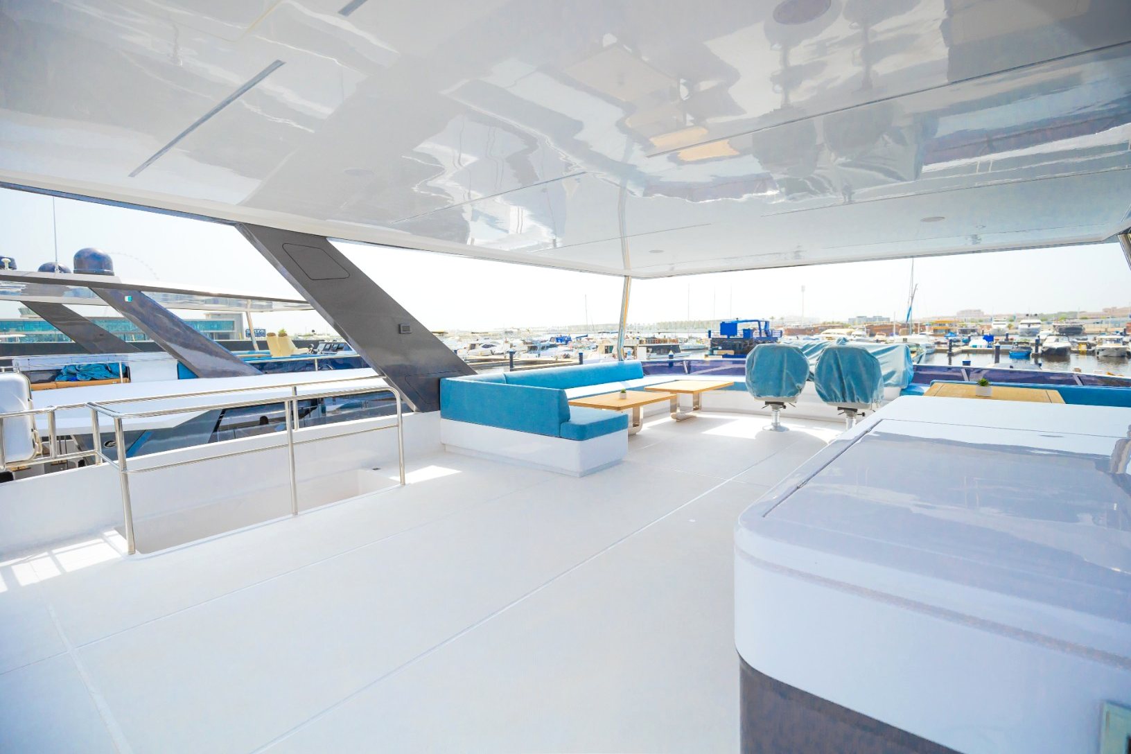 Sky Walker Aquila yacht, image 16