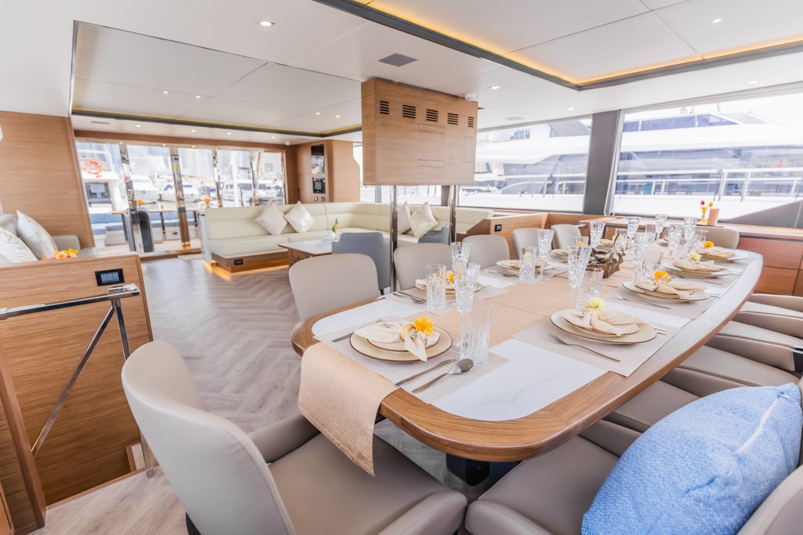 Sky Walker Aquila yacht, image 7