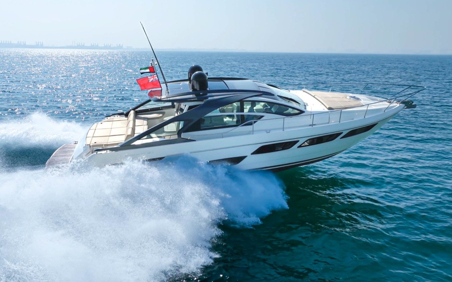 52 ft Pershing 5X Pearl White