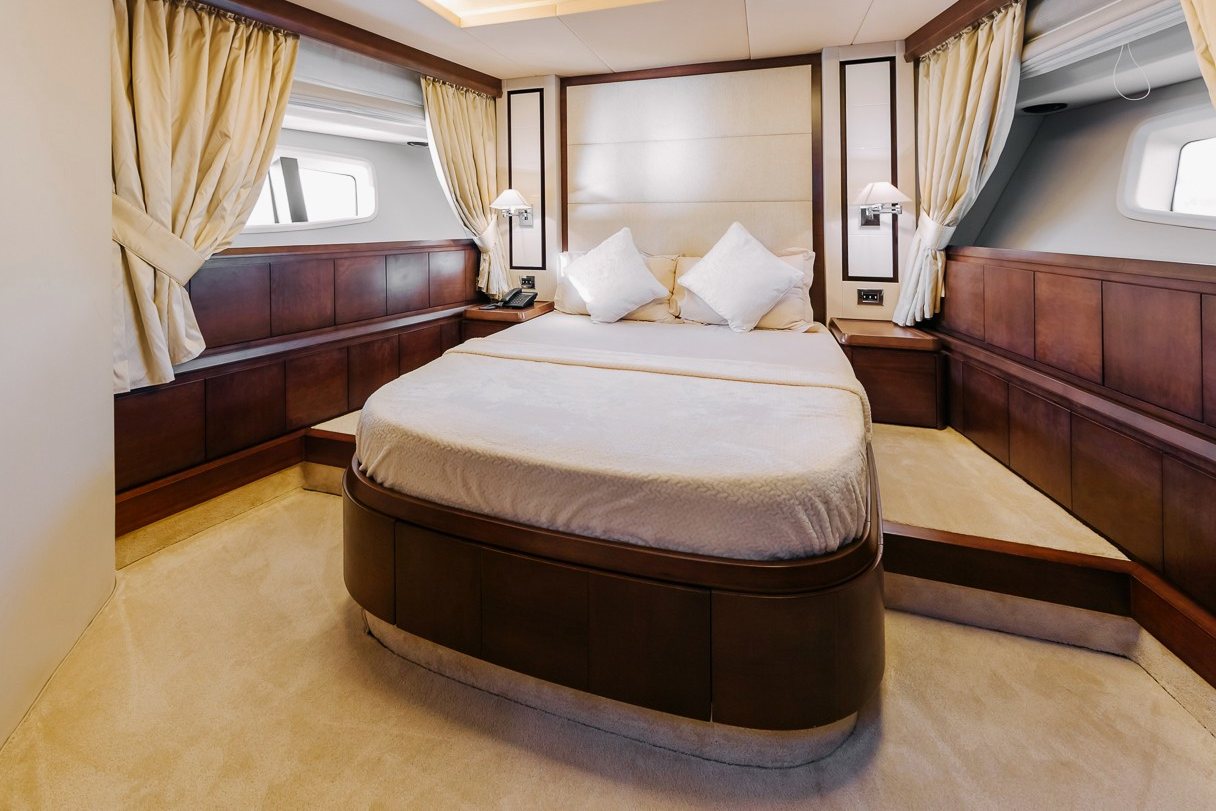 Azimut Viktoria yacht, image 16