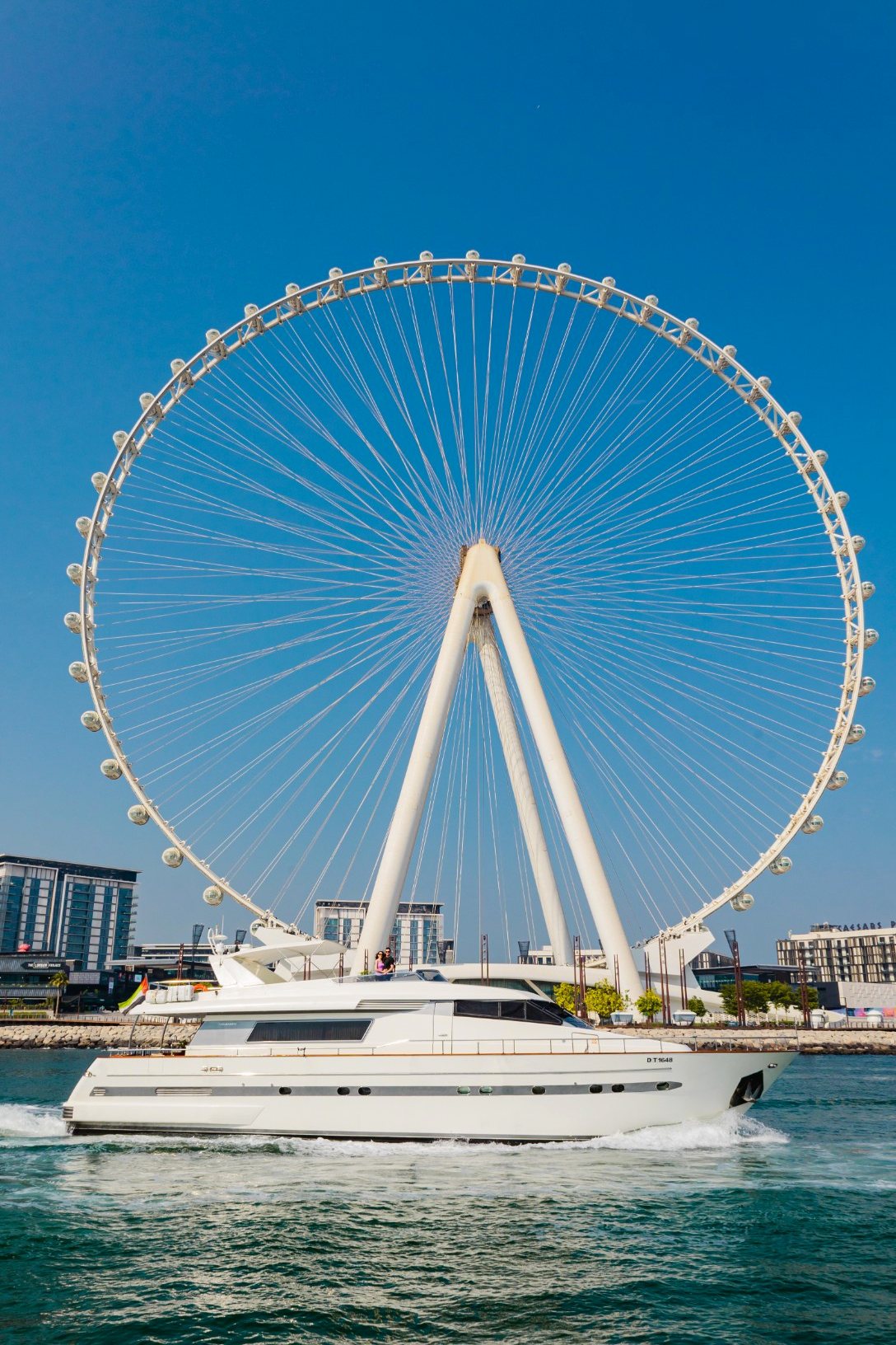 San Lorenzo yacht, image 2
