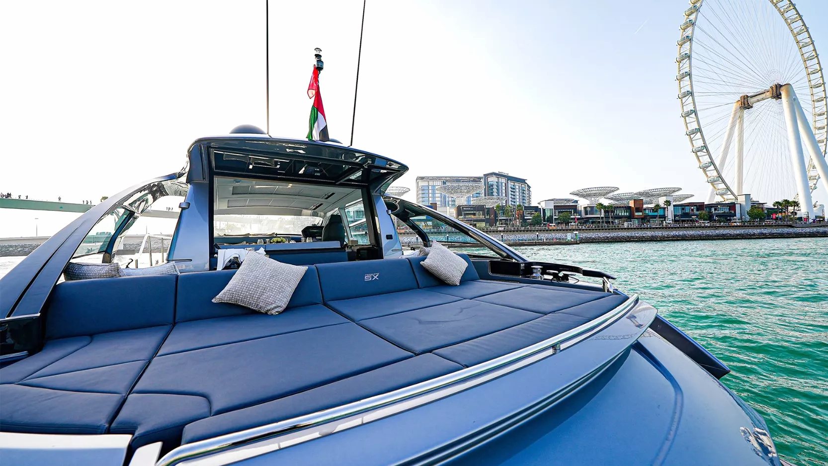 Pershing 5X Shark Grey yacht, image 10