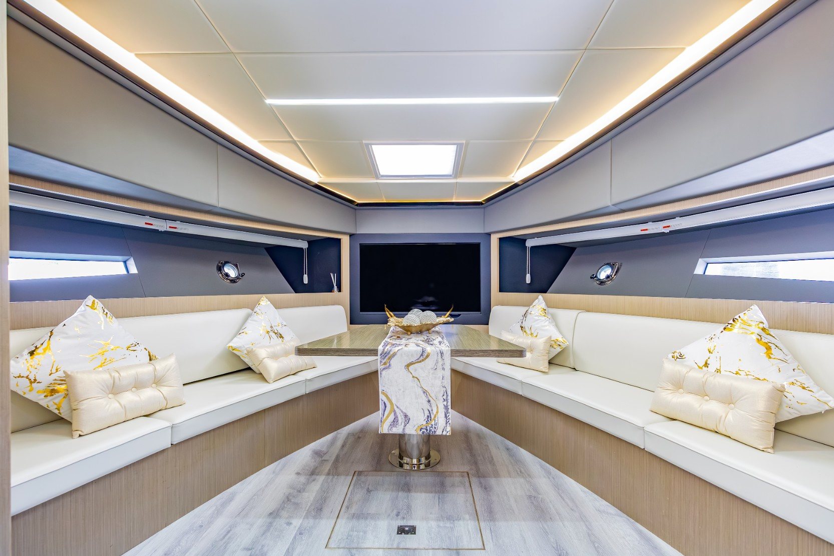 Sky Walker Kio yacht, image 10