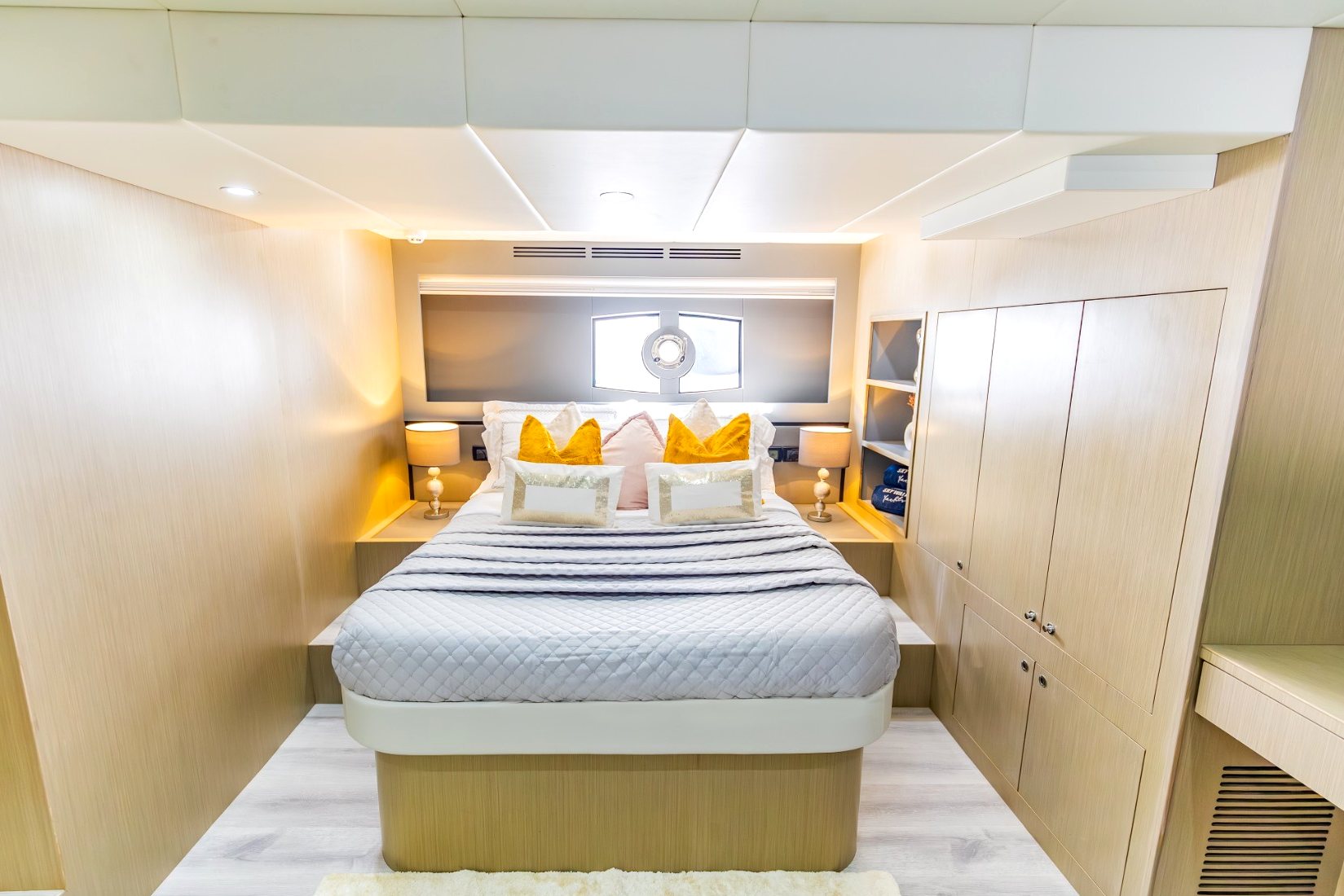 Sky Walker Kio yacht, image 5