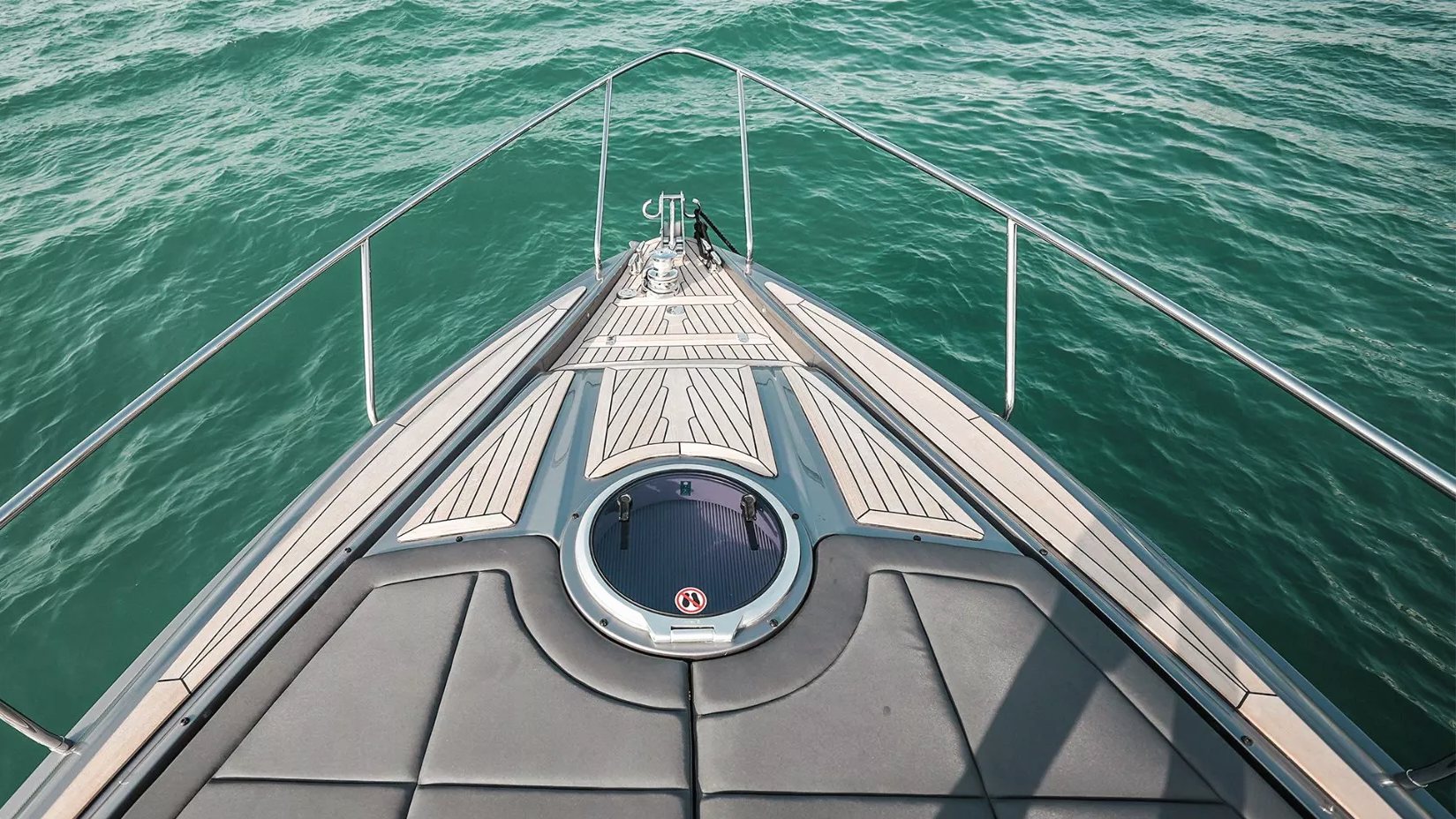 Pershing 5X Shark Grey yacht, image 9