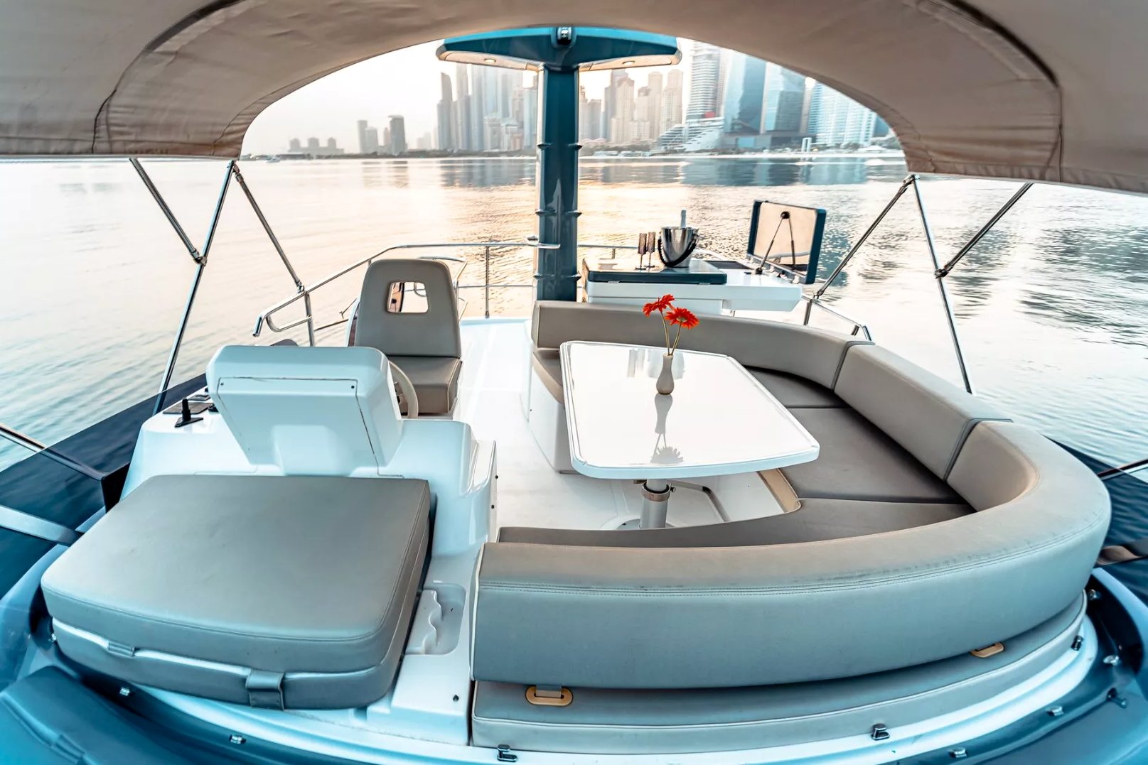 Azimut Magellano 43 ft yacht, image 4