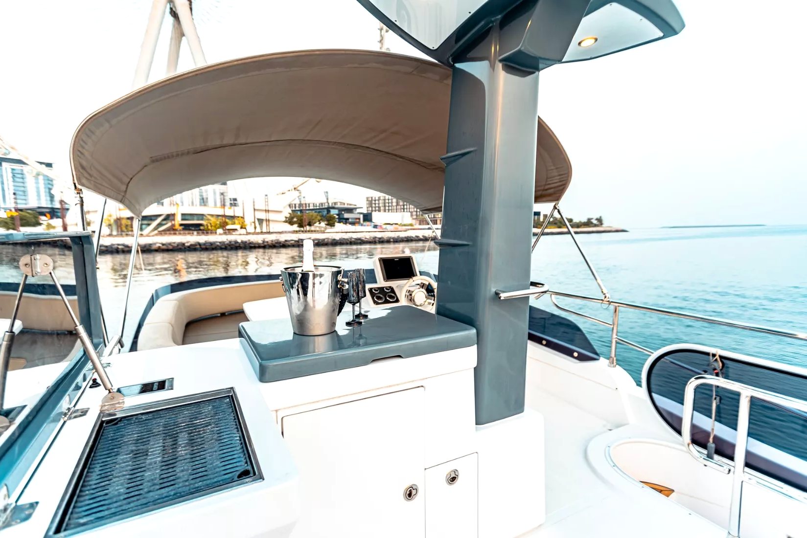 Azimut Magellano 43 ft yacht, image 11