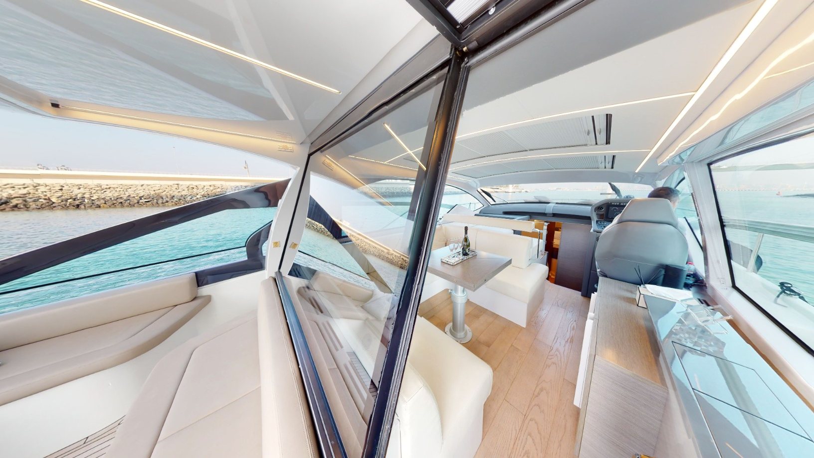 Pershing 5X Pearl White yacht, image 14