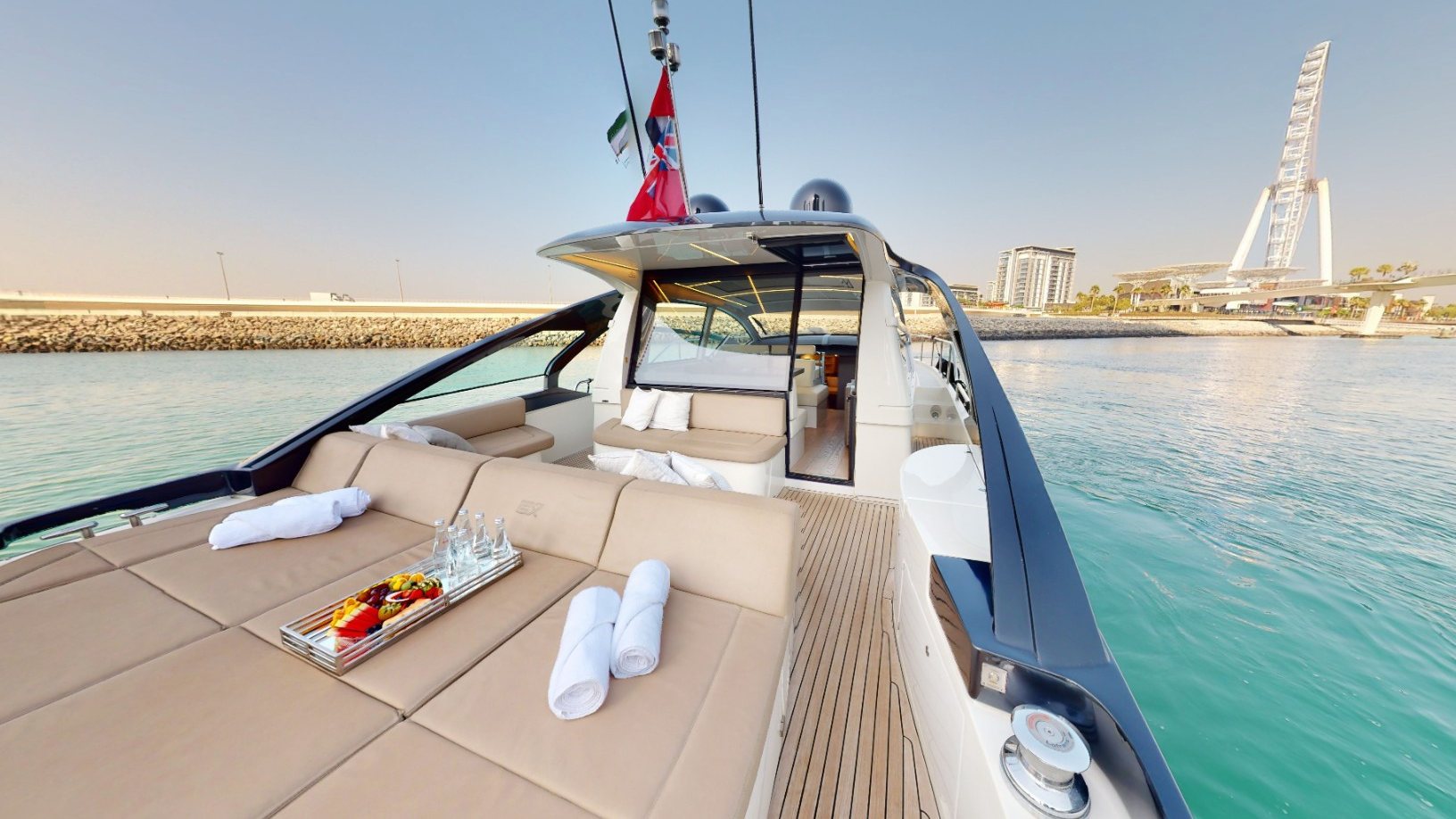 Pershing 5X Pearl White yacht, image 7