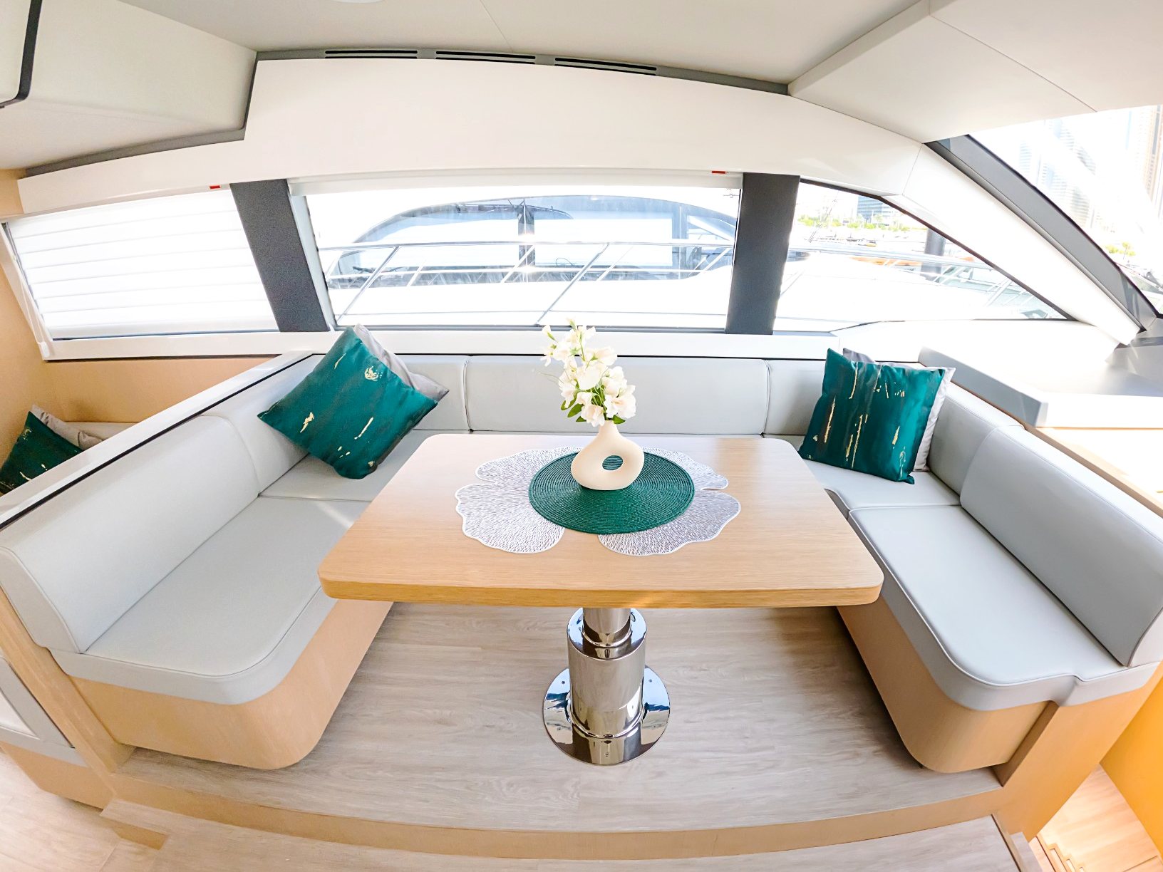 Sky Walker Uno yacht, image 8
