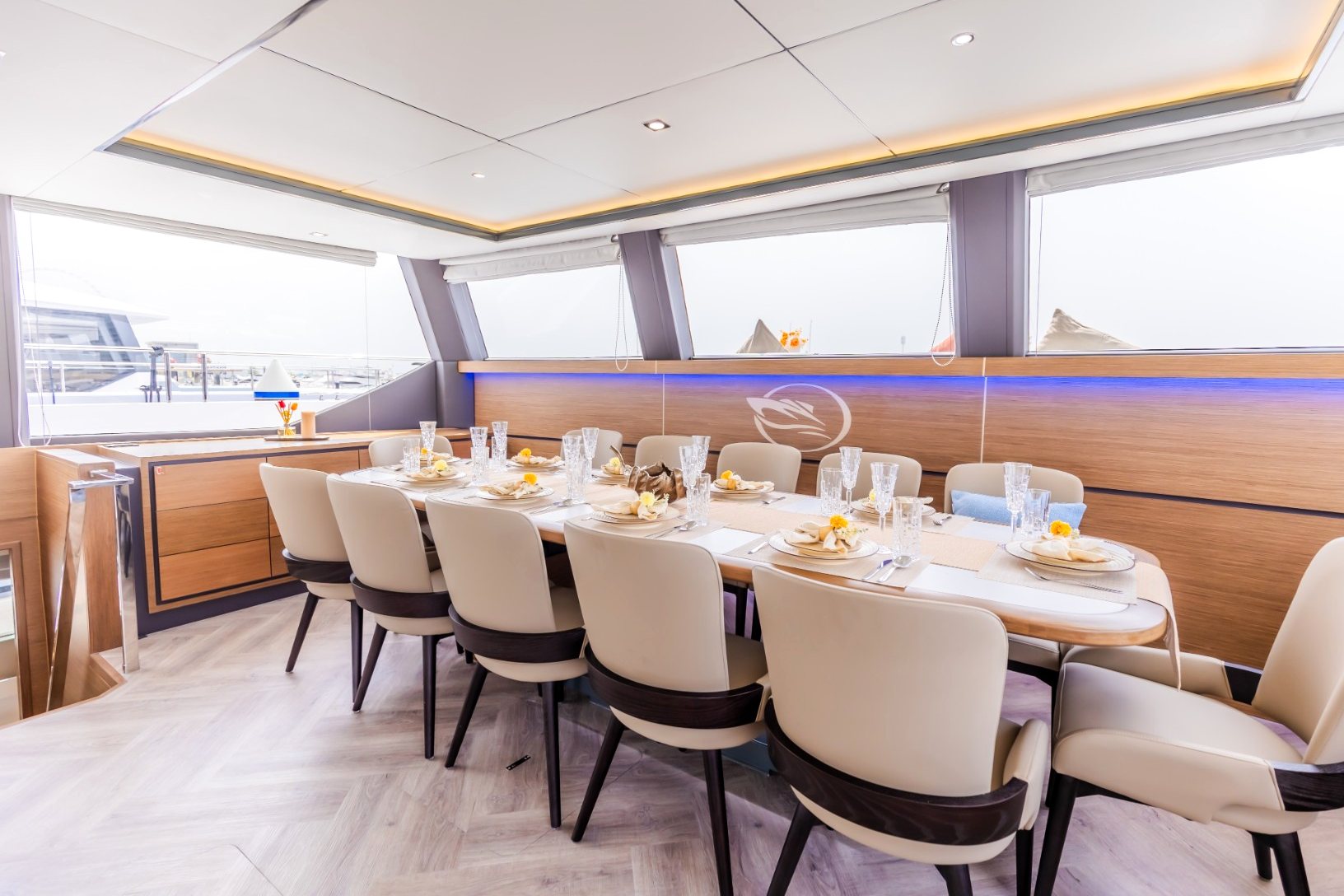 Sky Walker Aquila yacht, image 8